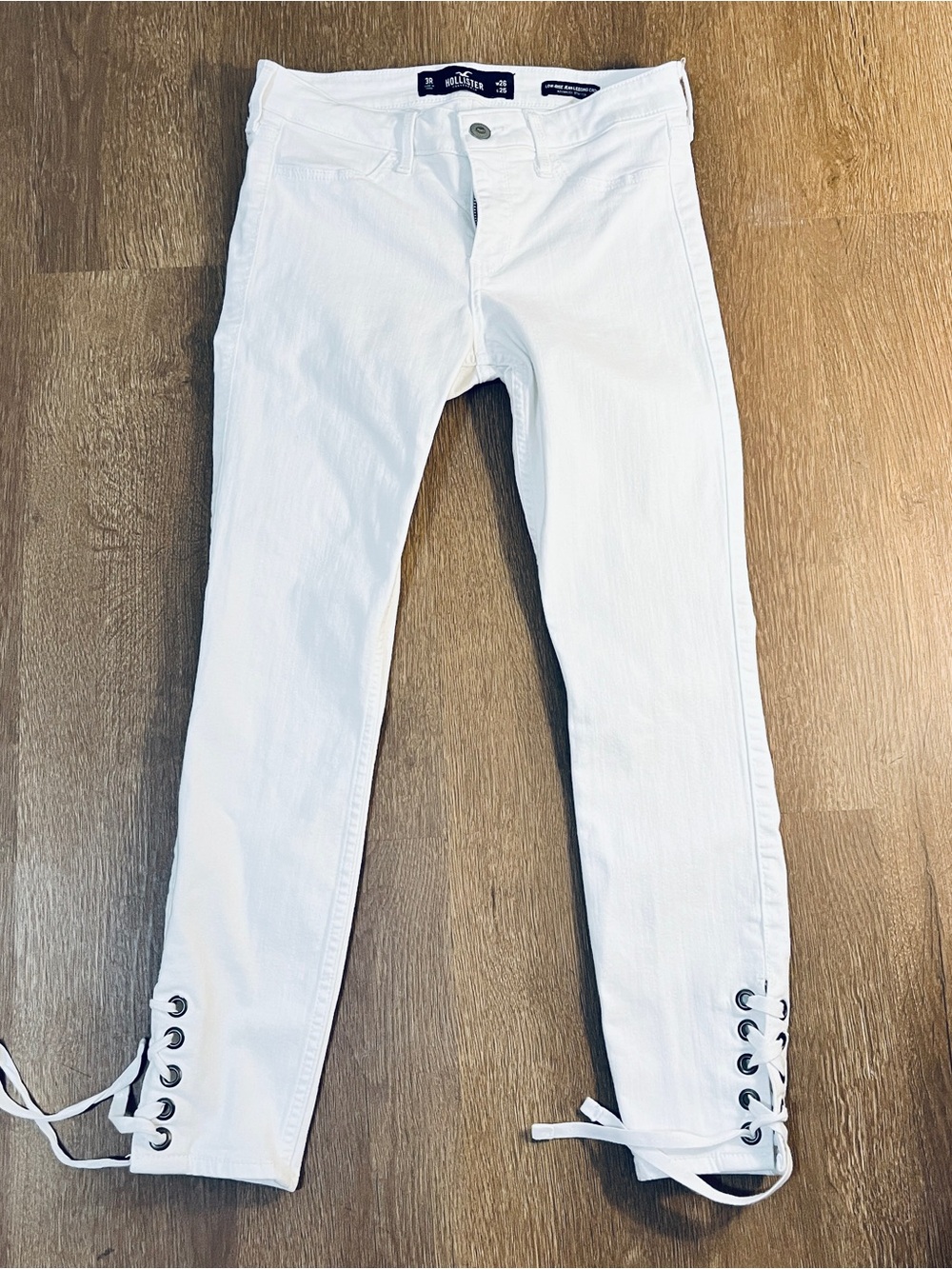 Hollister White Low-Rise Crop Jeans with Lace-Up Ankle Detail 🤍